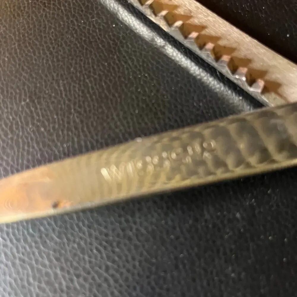 VINTAGE WISS SEWING PINKING SHEARS. MADE IN NEWARK NJ USA. WISS VINTAGE SHEARS.